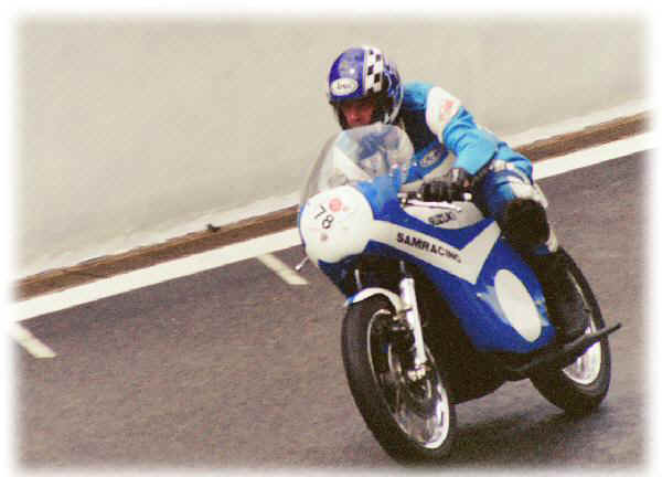 005_8As.jpg (43432 bytes)