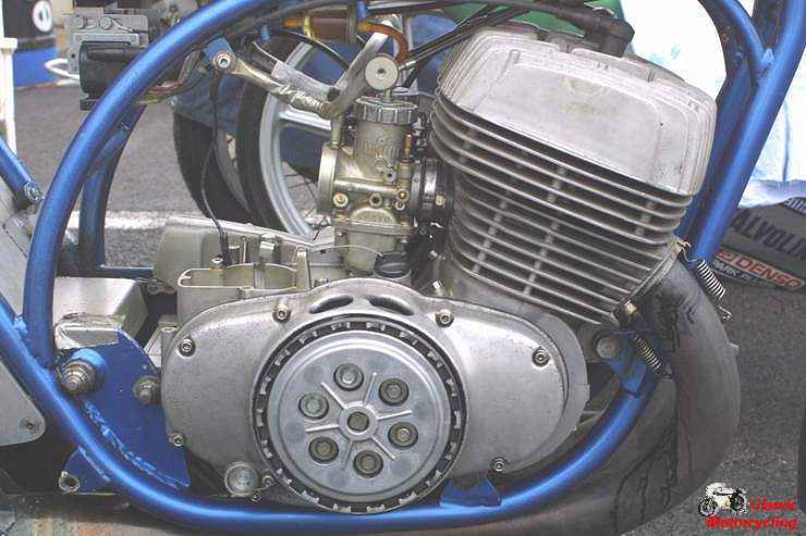 T500engine.JPG (46781 bytes)