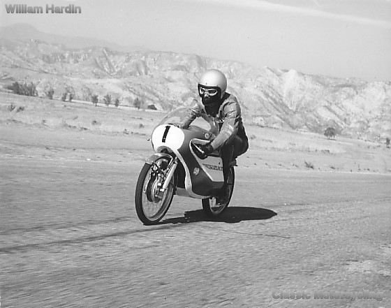 SuzukiTR50-1.jpg (41749 bytes)