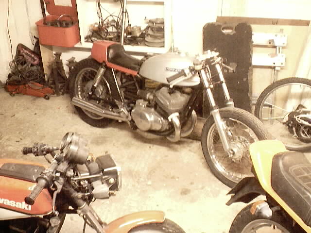 HQ6.JPG (55919 bytes)